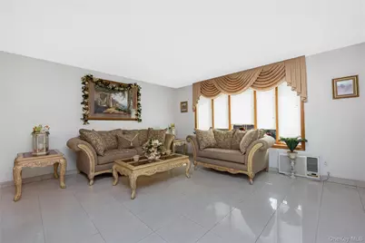 13740 Lafayette Street, Ozone Park, NY 11417 - Photo 5