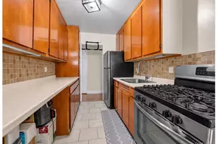 241-20 Northern Blvd, Douglaston, NY 11362 - Photo 7