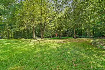 28 S Bedford Road, Pound Ridge, NY 10576 - Photo 3
