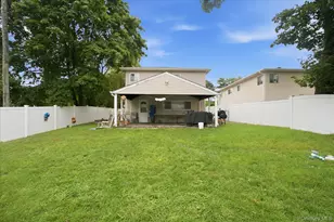 5 Segrove Pl, Huntington Station, NY 11746 - Photo 13