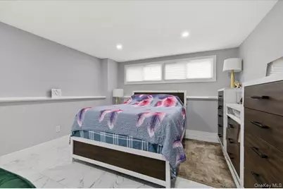 187 Catherine Street, Westbury, NY 11590 - Photo 29