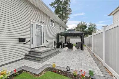 187 Catherine Street, Westbury, NY 11590 - Photo 35