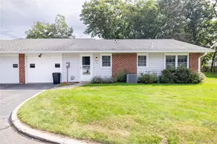 250A Newcastle Ct, Ridge, NY 11961 - Photo 25