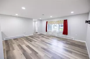 250A Newcastle Ct, Ridge, NY 11961 - Photo 3