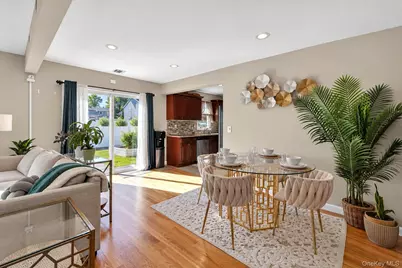 11 Palm Street, Central Islip, NY 11722 - Photo 5