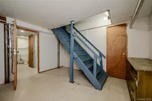 596 Irving St, Westbury, NY 11590 - Photo 5