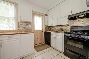 596 Irving St, Westbury, NY 11590 - Photo 13