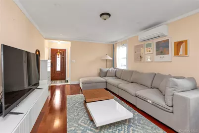 7643 265th Street, New Hyde Park, NY 11040 - Photo 3