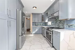 76-43 265th St, New Hyde Park, NY 11040 - Photo 7
