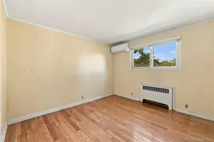 41 Oak Dr, New Hyde Park, NY 11040 - Photo 23
