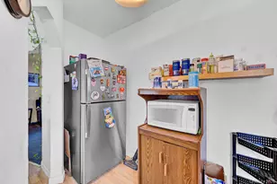 569 Greenway E, West Hempstead, NY 11552 - Photo 11