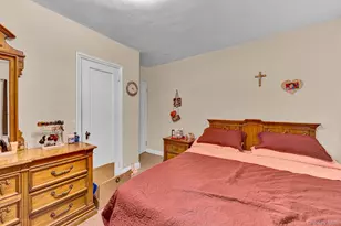 569 Greenway E, West Hempstead, NY 11552 - Photo 13