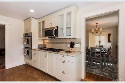 572 Montauk Highway, Westhampton Beach, NY 11978 - Photo 7