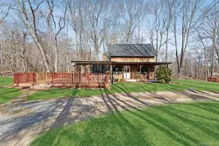 20 Hildreth St, Sag Harbor, NY 11963 - Photo 3