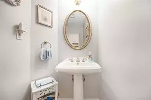 42 Grey Ln, Levittown, NY 11756 - Photo 7