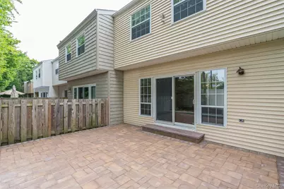 122 Woodlake Drive W, Woodbury, NY 11797 - Photo 15