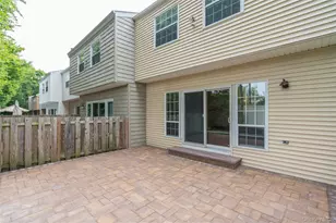 122 Woodlake Dr W, Woodbury, NY 11797 - Photo 15