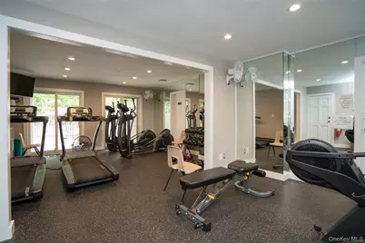 122 Woodlake Drive W, Woodbury, NY 11797 - Photo 17