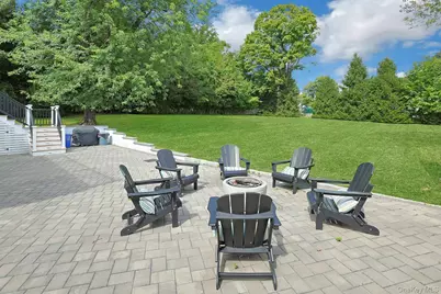 9 Stonegate Road, Valhalla, NY 10595 - Photo 7