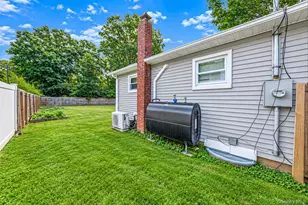 33 Pine Cone St, Middle Island, NY 11953 - Photo 5