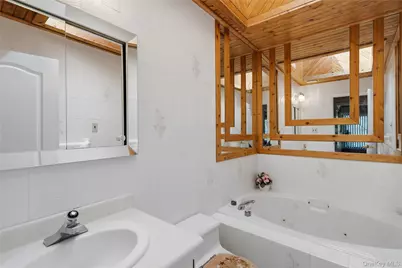 174 Anchor Lane, Bay Shore, NY 11706 - Photo 37