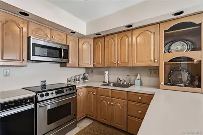 174 Anchor Lane, Bay Shore, NY 11706 - Photo 17