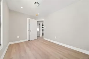 105-19 189th St, Hollis, NY 11412 - Photo 7