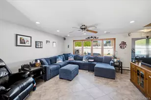 27 Welcome Ln, Wantagh, NY 11793 - Photo 3