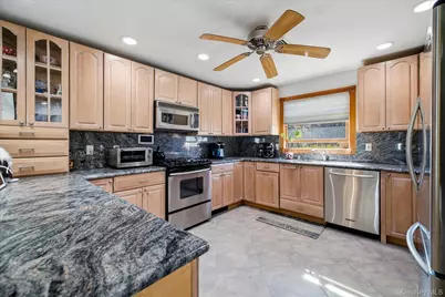27 Welcome Lane, Wantagh, NY 11793 - Photo 5