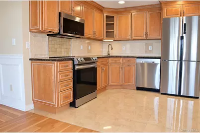 242 Maple Avenue #407, Westbury, NY 11590 - Photo 7
