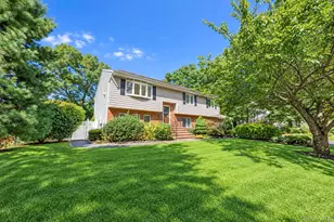 137 Ridgewood Ave, Farmingville, NY 11738 - Photo 3