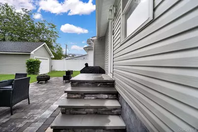 110 N Park Avenue, Bay Shore, NY 11706 - Photo 31