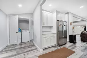 110 N Park Ave, Bay Shore, NY 11706 - Photo 17