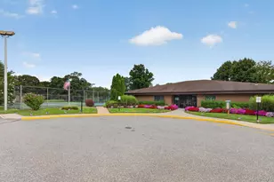 176 Melanie Way, Commack, NY 11725 - Photo 37