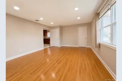 83 Heitz Place, Hicksville, NY 11801 - Photo 3