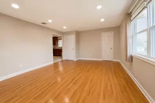 83 Heitz Pl, Hicksville, NY 11801 - Photo 3
