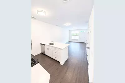 1046 New York Avenue #6, Huntington Station, NY 11746 - Photo 5