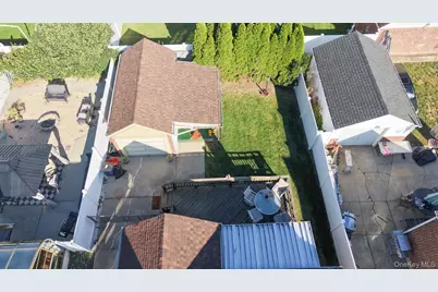 233 Cleveland Street, Franklin Square, NY 11010 - Photo 3