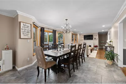 24 South Plaza, Amityville, NY 11701 - Photo 7