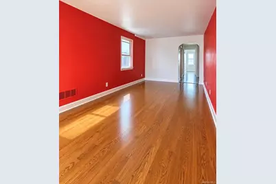 712 E 232nd Street, Bronx, NY 10466 - Photo 3