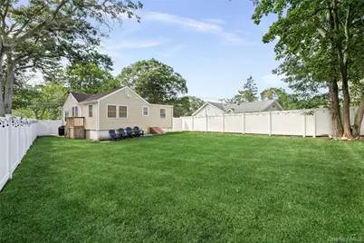 271 Adirondack Drive, Selden, NY 11784 - Photo 11