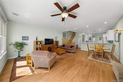 203 Windward Court N, Port Jefferson, NY 11777 - Photo 15