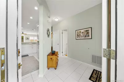 203 Windward Court N, Port Jefferson, NY 11777 - Photo 5