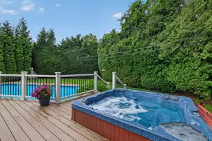 33 Phipps Ln, Plainview, NY 11803 - Photo 41