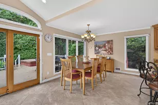 33 Phipps Ln, Plainview, NY 11803 - Photo 15