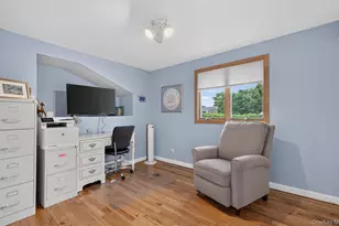 33 Phipps Ln, Plainview, NY 11803 - Photo 27