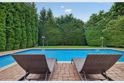 33 Phipps Lane, Plainview, NY 11803 - Photo 45