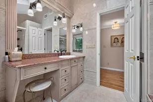 33 Phipps Ln, Plainview, NY 11803 - Photo 29