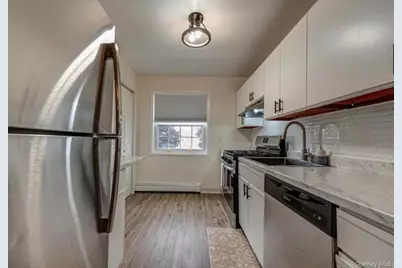 88-20 Parsons Boulevard #3D, Jamaica, NY 11432 - Photo 3