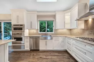 1499 Eric Ln, East Meadow, NY 11554 - Photo 11